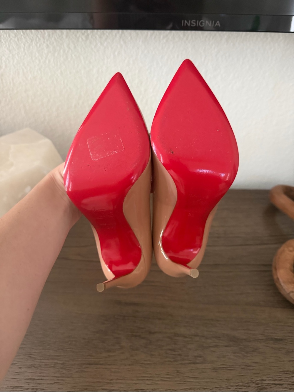 Christian Louboutin Pigalle Follies 100 patent pumps - nude - size 38. - Picture 5 of 6